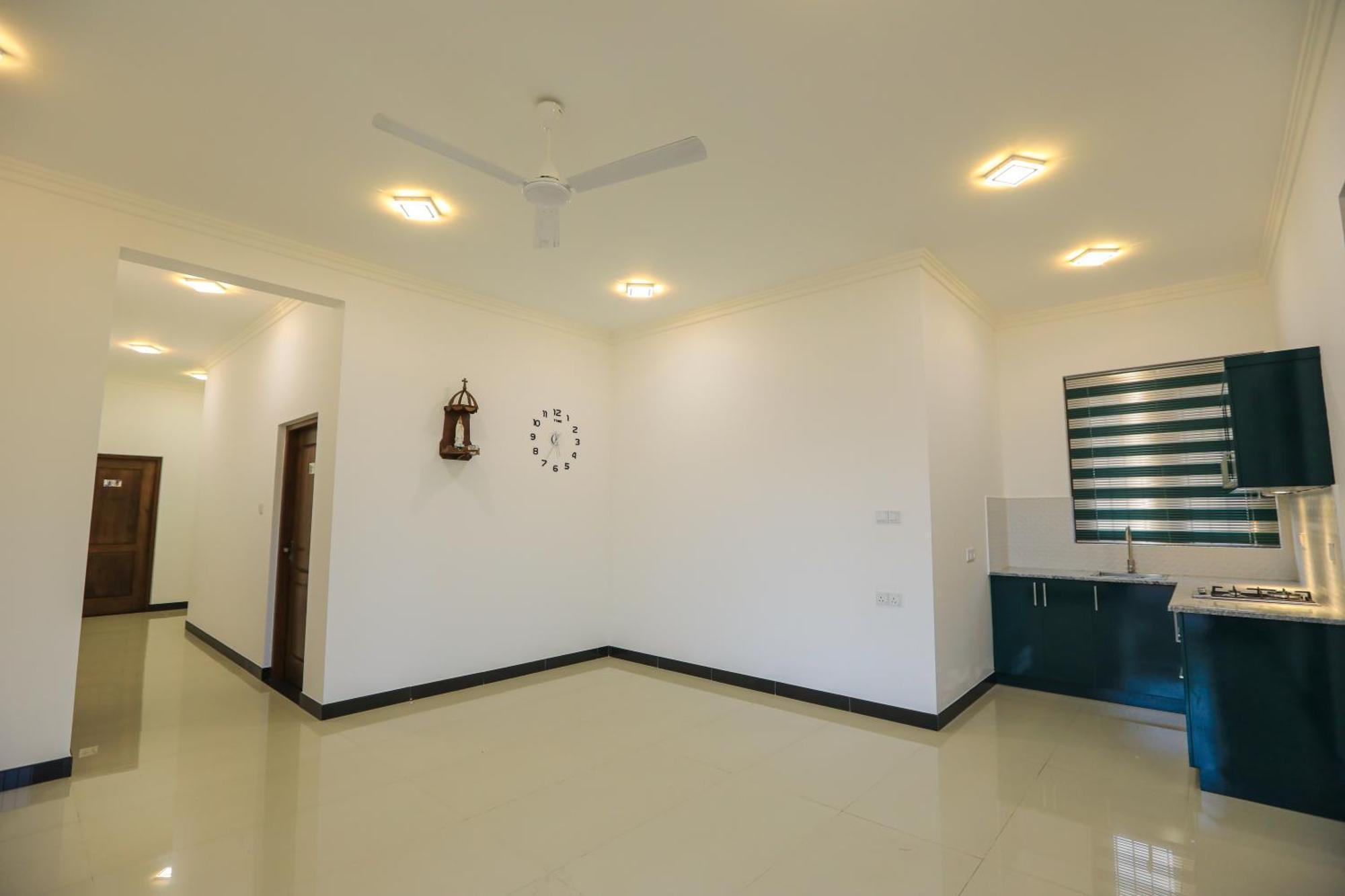 D Marit Motel Negombo Exterior photo
