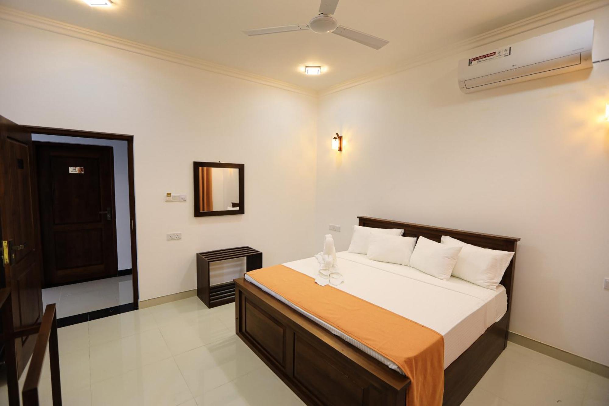 D Marit Motel Negombo Exterior photo