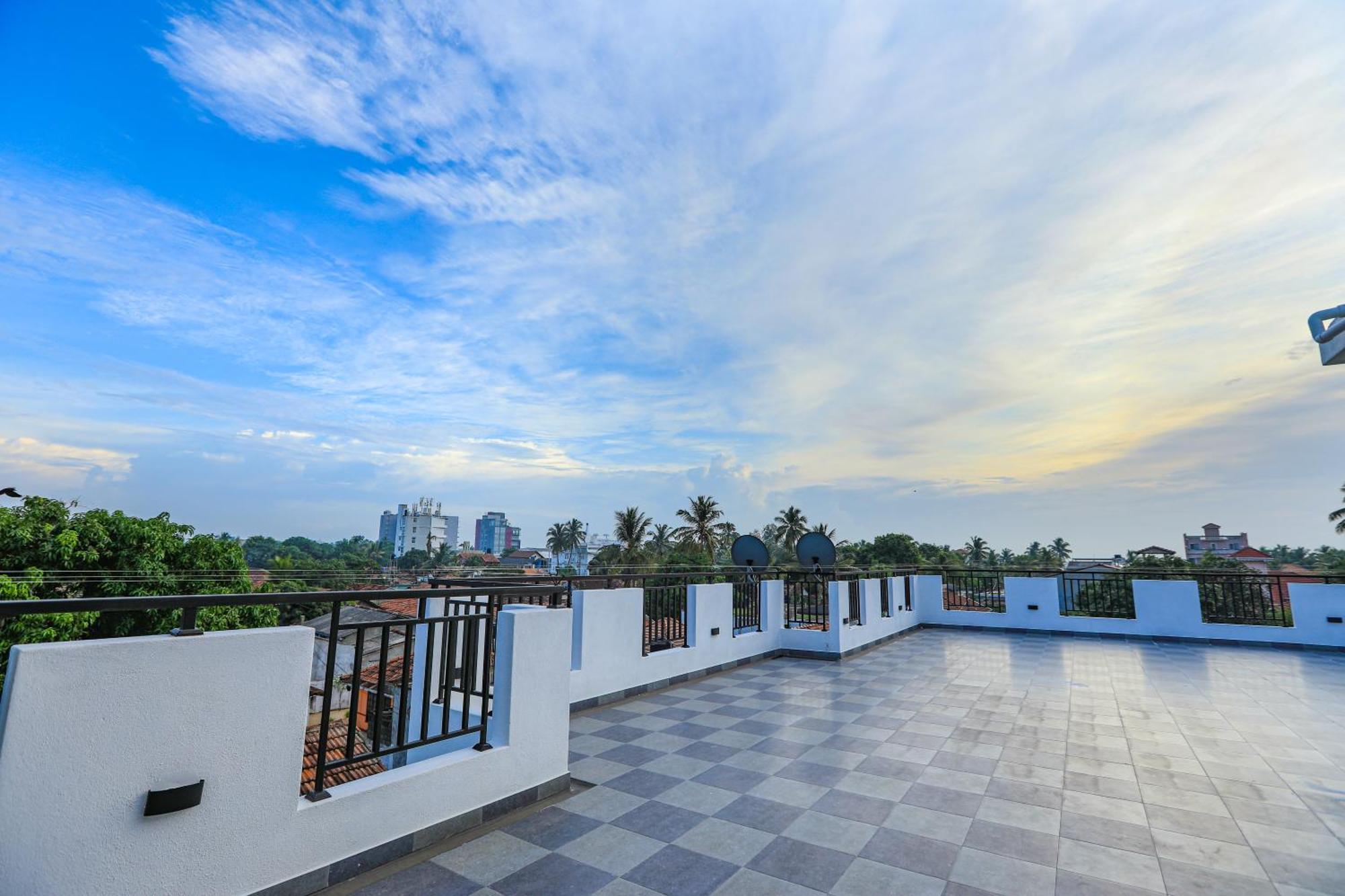 D Marit Motel Negombo Exterior photo